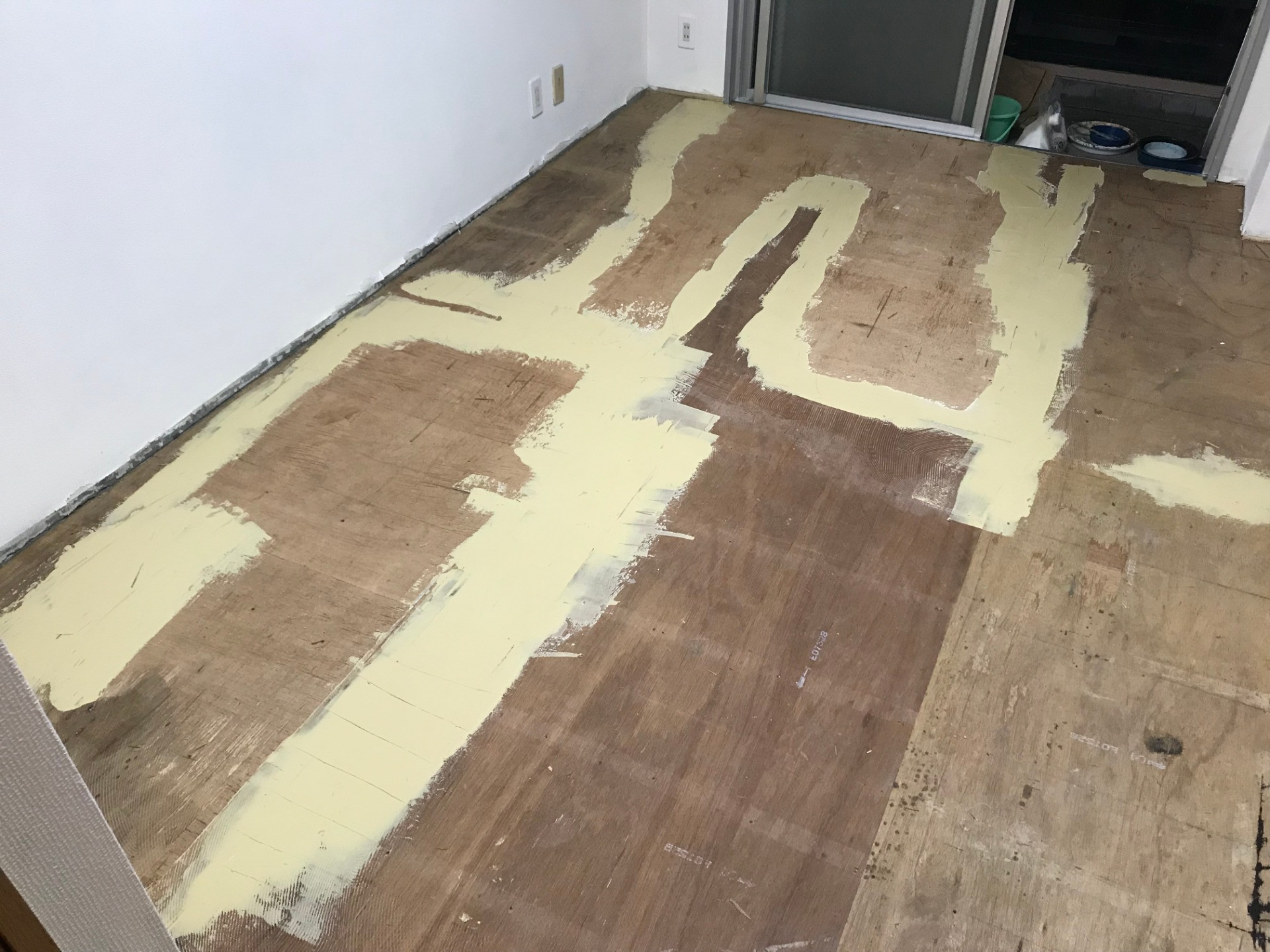 床　修繕　クッションフロア張替え