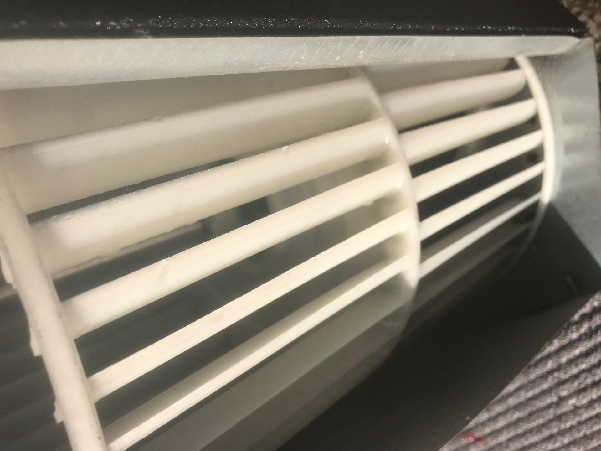 群馬　高崎・前橋・伊勢崎　エアコン分解高圧洗浄　出張中