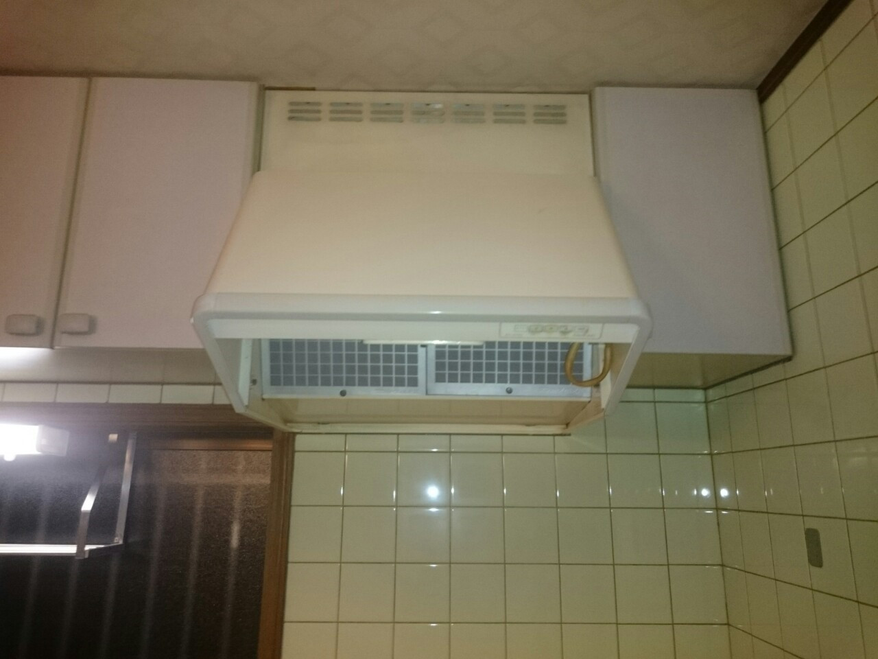 熊谷市　レンジフート交換　ブーツ型