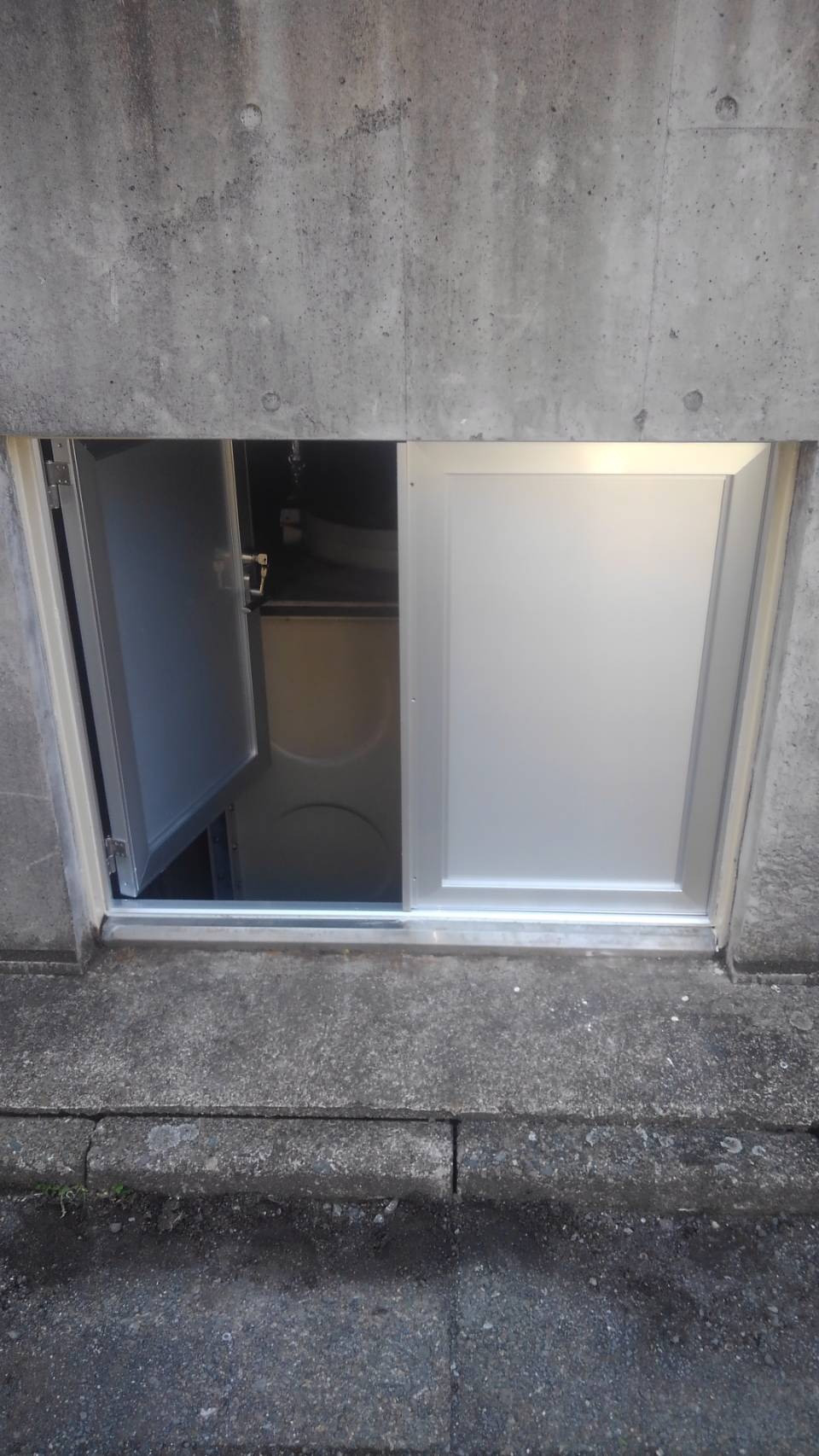 パイプ室扉交換　高崎