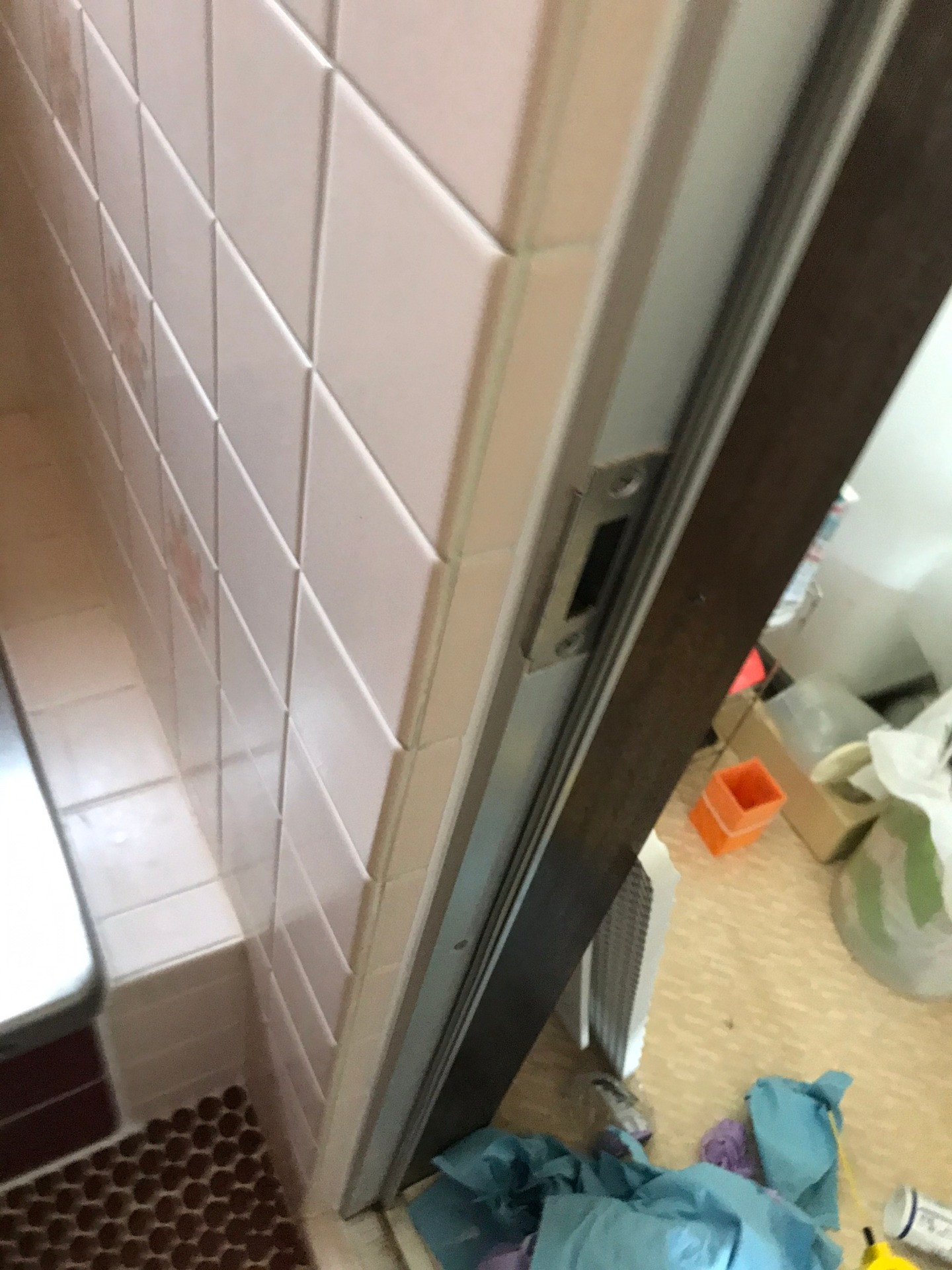 虫大量発生　コーキング