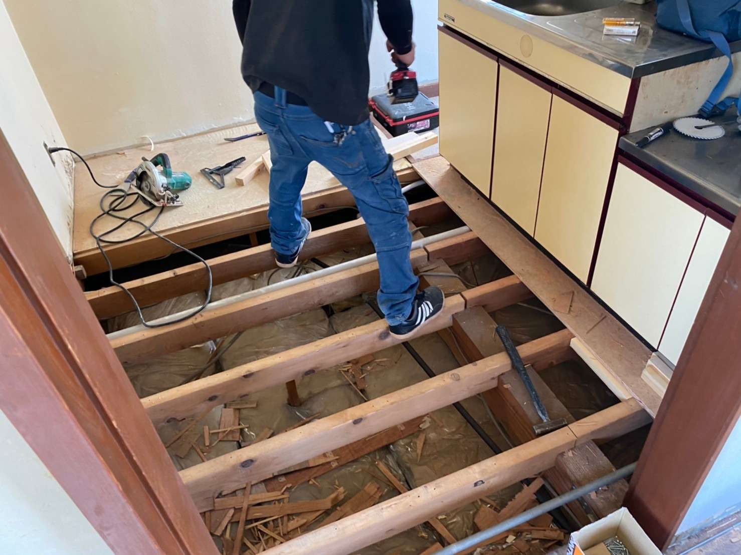 リフォーム　高崎　床・クロス張替え